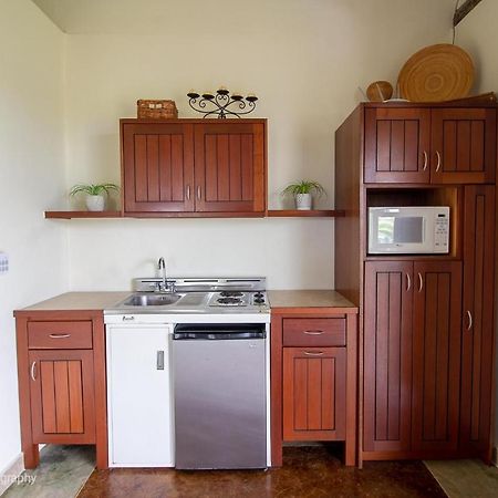 Almond Tree Hotel Resort โคโรซอล ภายนอก รูปภาพ