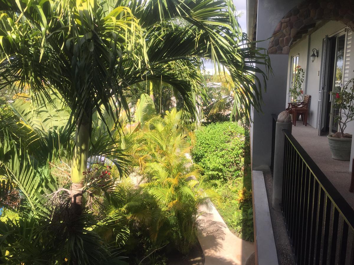 Almond Tree Hotel Resort โคโรซอล ภายนอก รูปภาพ